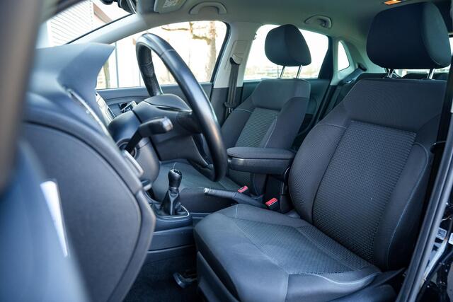 Volkswagen POLO 1.0 BlueMotion Connected Series Apple Carplay Navi Mistlampen 15"L.M. Parkeersensoren
