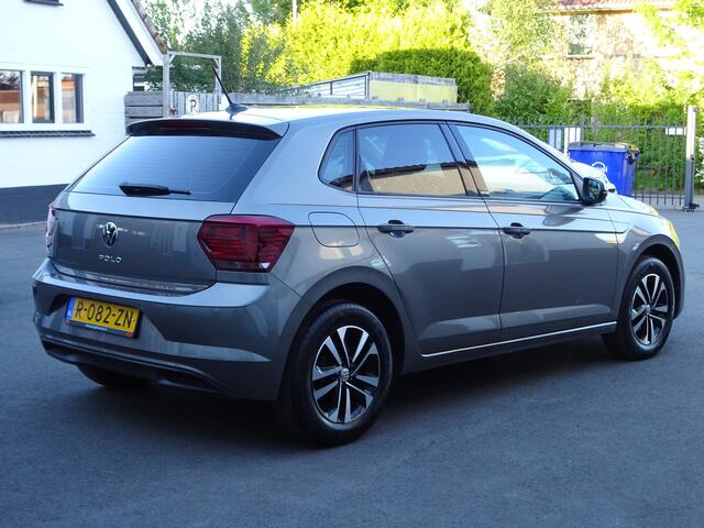 Volkswagen POLO 1.0 TSI Comfortline Business. Airco, parkeersensoren voor en achter, cruise controle, carplay, digitaal dashboard, licht metalen velgen, donker glas, verwarmde voorstoelen, enz