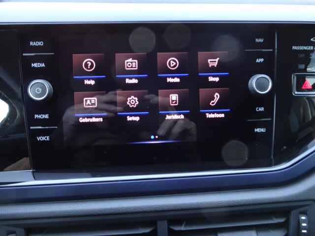 Volkswagen POLO 1.0 TSI Comfortline Business. Airco, parkeersensoren voor en achter, cruise controle, carplay, digitaal dashboard, licht metalen velgen, donker glas, verwarmde voorstoelen, enz