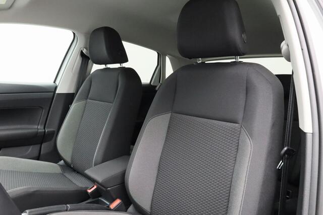 Volkswagen POLO 1.0 TSI 95 pk DSG Life Business | Navigatie | Stoelverwarming | Parkeersensoren voor/achter | Adaptive Cruise