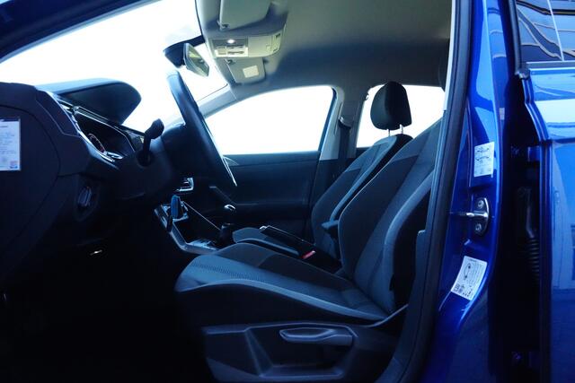 Volkswagen POLO 1.0 TSI Highline 96pk Navigatie/Stoelverwarming/PDC
