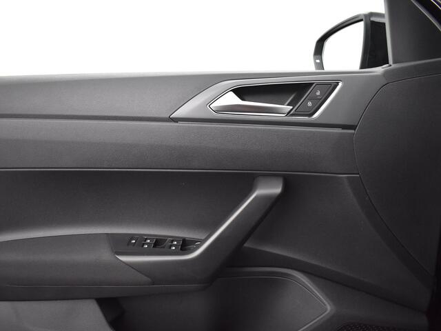 Volkswagen POLO 1.0 TSI 95pk R-line DSG Automaat | Achteruitrijcamera | Apple Carplay | Android auto | Navigatie | Climatronic | Garantie t/m 03-06-2026