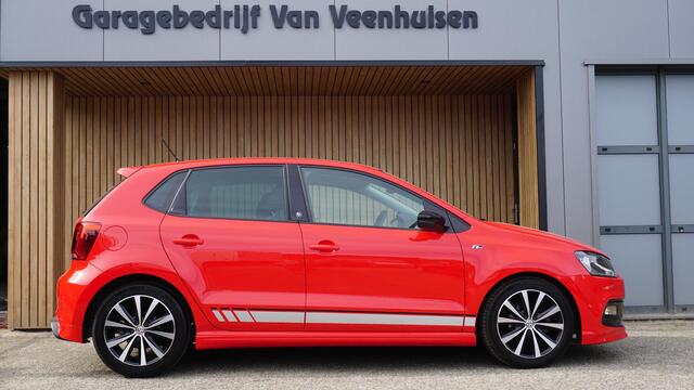 Volkswagen POLO 1.2 TSI 90pk 5Drs Highline & Beats Edition *Nieuwstaat* Navi 16inch LM Stoelverwarming Sport Drive Modus *51406km* Unieke Polo!