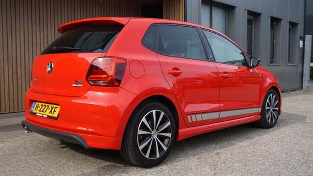Volkswagen POLO 1.2 TSI 90pk 5Drs Highline & Beats Edition *Nieuwstaat* Navi 16inch LM Stoelverwarming Sport Drive Modus *51406km* Unieke Polo!