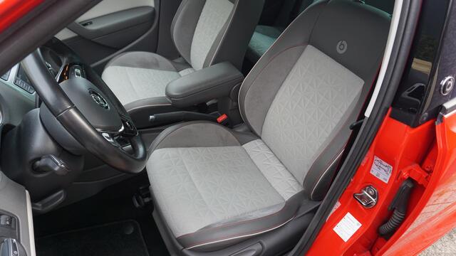 Volkswagen POLO 1.2 TSI 90pk 5Drs Highline & Beats Edition *Nieuwstaat* Navi 16inch LM Stoelverwarming Sport Drive Modus *51406km* Unieke Polo!