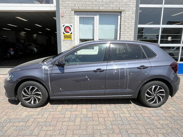 Volkswagen POLO 1.0 TSI Life / AUTOMAAT/ GARANTIE TM 12-2026/ PARK. SENSOREN V+A/ NAVI/ APP-CONNECT/ ACC/ DIGITAL DASH./ CLIMA/ DAB/ LED/ ISOFIX/ 15'' LMV