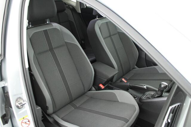 Volkswagen POLO 1.0 TSI 95pk DSG Highline Virtual Cockpit Climate Control Parkeersensoren Navigatie