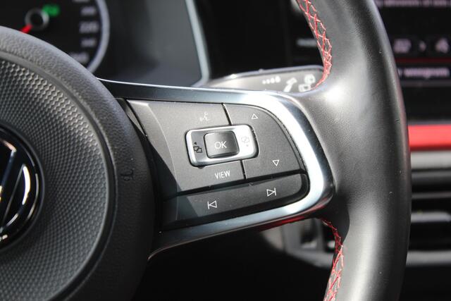 Volkswagen POLO 2.0 TSI GTI AUTOMAAT/Navigatie/Apple carplay/Achteruitrijcamera/Adaptive cruise control/Climate control/Beats audio/Keyless/Bluetooth/DAB/18'' Lichtmetalen velgen/LED koplampen/Sport interieur/Multifunctioneel stuurwiel/Spraakbediening/Elektrische ramen/E