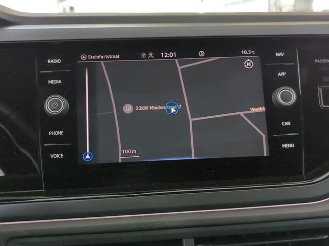 Volkswagen POLO 1.0 TSI R-Line /DSG/ Digitale Cockpit/ Matrix Led/ Panoramadak/ R Line Int + Ext/ / facelift/ Clima/ Navi/ Parkeersensoren/ 18 lmv