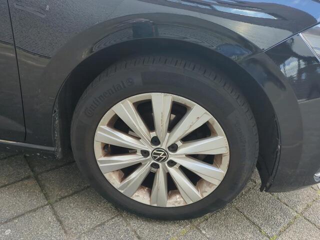 Volkswagen POLO 1.0 TSI Highline / DSG/ Metallic/ Clima/ Navi/ Parkeersensoren/ 16 lmv