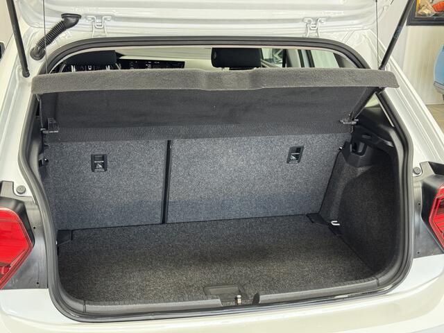 Volkswagen POLO 1.0 TSI Comfortline/ LED Dagrijverl./ Apple+Android/ DAB+/ 15''LMV/ Airco/ Navi/ Cruise/ Bluetooth/ Multi.LEDER.Stuur/ Elek.Pakket/ Isofix/ Mistl.Voor.
