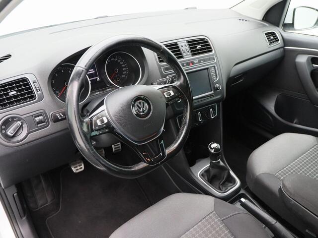 Volkswagen POLO 1.2 TSi 90 Pk R-Line | Airco | Cruise Control | Parkeersensoren | Navigatie | Carplay | Privacy Glass