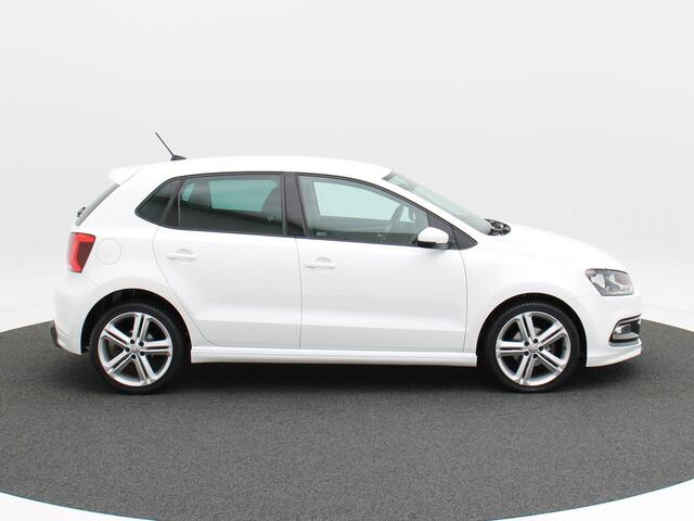 Volkswagen POLO 1.2 TSi 90 Pk R-Line | Airco | Cruise Control | Parkeersensoren | Navigatie | Carplay | Privacy Glass