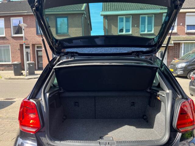 Volkswagen POLO 1.0 COMF. BNS R SOUND