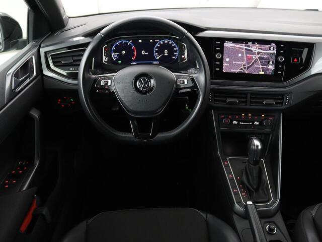 Volkswagen POLO 1.0 TSI R Line | Panoramadak | Virtual Cockpit | Full LED | Camera | Carplay | Adaptive cruise | Trekhaak | Climate control | Navigatie | Bluetooth