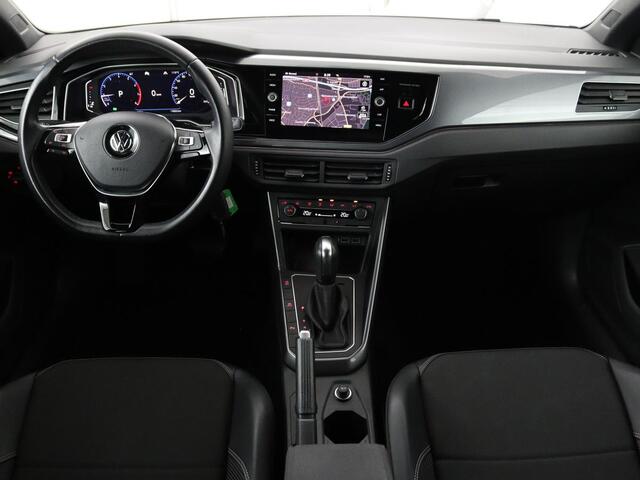 Volkswagen POLO 1.0 TSI R Line | Panoramadak | Virtual Cockpit | Full LED | Camera | Carplay | Adaptive cruise | Trekhaak | Climate control | Navigatie | Bluetooth