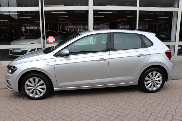 Volkswagen POLO 1.0 TSI Highline Automaat, 116 PK Navigatie, Nederlandse auto.