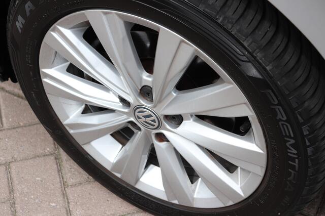 Volkswagen POLO 1.0 TSI Highline Automaat, 116 PK Navigatie, Nederlandse auto.