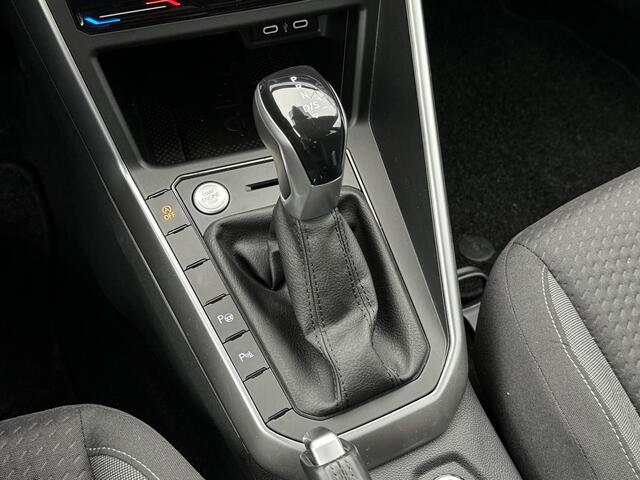Volkswagen POLO TSI DSG Business (Trekhaak,Camera,Navi,Carplay,Clima,Lane,Side)