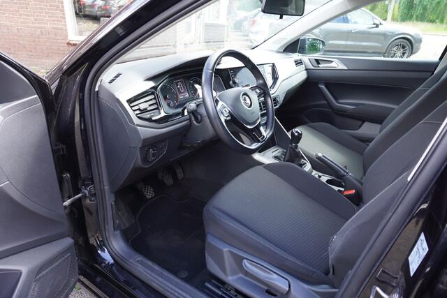 Volkswagen POLO 1.0 Comfortline Business CRUISE NAVI CARPLAY CLIMA PDC V+A