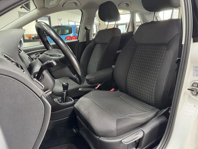 Volkswagen POLO 1.2 TSI Comfortline/ Facelift!/ Parelmoer!/ 5-Drs/ Apple + Android/'15'' LMV/ Navi/ Airco/ Cruise/ Elek. pakket/ Isofix/ Bluetooth/ Armsteun/ LEDER. Stuur/ Mistl./ Dagrijverl.