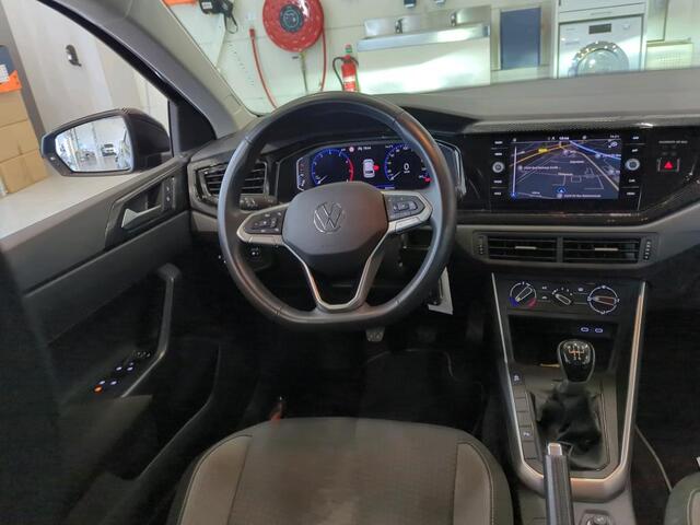 Volkswagen POLO 1.0 TSI Life / Digitaal dashboard / LED / Airco / Navigatie / Parkeersensoren V+A / Lichtmetaal 15 inch /
