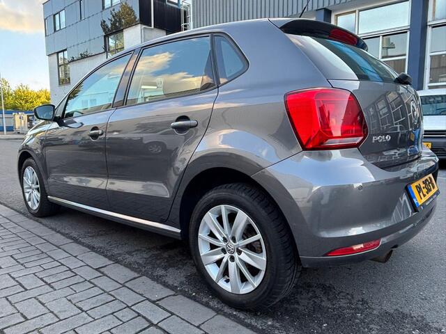 Volkswagen POLO 1.2 TSI COMFORTLINE BUSINESS R HANDGESCHAKELD 5-BAK