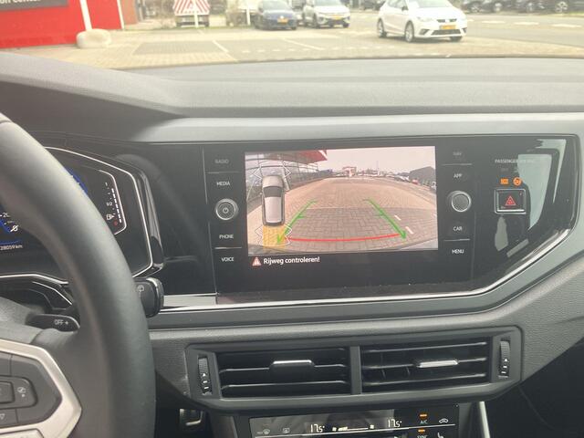 Volkswagen POLO 1.0 Tsi 95pk DSG R-Line Business · Camera · Apple/Android Car Play · Navi · IQ.Light · P-Sensoren · Stoelverwarming · 17'' Inch · Garantie t/m 19-06-2028 of 100.000km