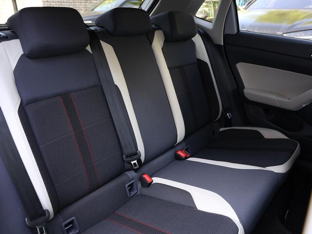 Volkswagen POLO 1.0 TSI Beats 95 pk | LED | Beats Audio | Navigatie | Camera | Cruise control | App-connect