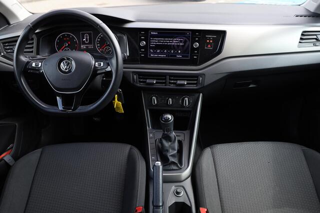 Volkswagen POLO 1.0 TSI Comfortline Business 95PK / 70kW, NL auto 1e eigenaar door ons geleverd en onderhouden, navigatie, adaptieve cruise control (acc), multifunctioneel lederen stuurwiel, Apple Carplay / Android Auto, mistlampen voor, elektrisch verstel- en verwarmbar