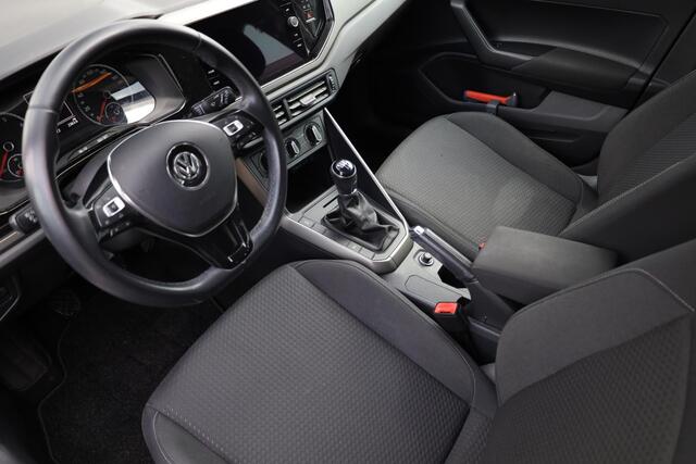 Volkswagen POLO 1.0 TSI Comfortline Business 95PK / 70kW, NL auto 1e eigenaar door ons geleverd en onderhouden, navigatie, adaptieve cruise control (acc), multifunctioneel lederen stuurwiel, Apple Carplay / Android Auto, mistlampen voor, elektrisch verstel- en verwarmbar