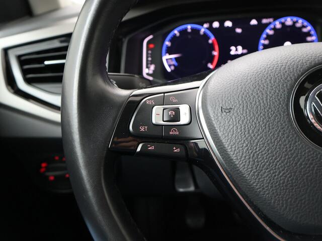 Volkswagen POLO 1.0 TSI Comfortline Business | 95 PK | Navigatiesysteem | Adaptive cruise control | Climate control |