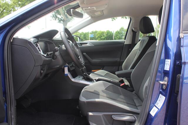 Volkswagen POLO 1.0 TSI Highline Automaat 6.712 km! / NIEUWSTAAT! / Camera / Virtual Cockpit / Navigatie / Apple CarPlay / 16'' / Climate Control / Parkeerhulp V+A / ACC