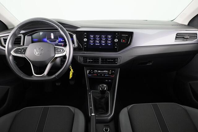 Volkswagen POLO 1.0 TSI Style 95 pk | Navigatie | LM-velgen|Parkeersensoren | Digital display| Trekhaak