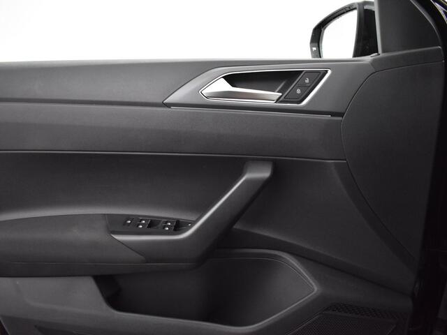Volkswagen POLO 1.0 Tsi 95pk DSG R-Line · Camera · Apple/Android Car Play · Navi · P-Sensoren · 16'' Inch ·