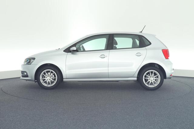 Volkswagen POLO 1.2 TSI 90pk Comfortline Trekhaak Navigatie Parkeersensoren