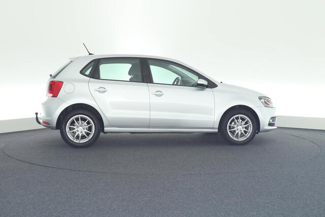 Volkswagen POLO 1.2 TSI 90pk Comfortline Trekhaak Navigatie Parkeersensoren