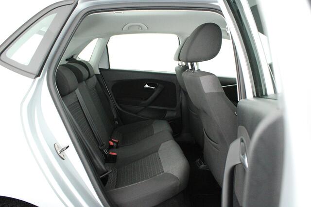Volkswagen POLO 1.2 TSI 90pk Comfortline Trekhaak Navigatie Parkeersensoren