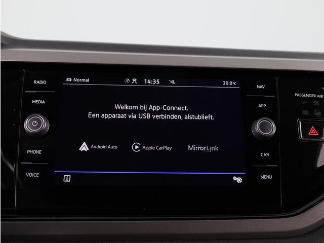 Volkswagen POLO 1.0 TSI Comfortline Business 95 pk | Navigatie | Trekhaak | Parkeersensoren | Achteruitrijcamera | Adaptieve cruise control |