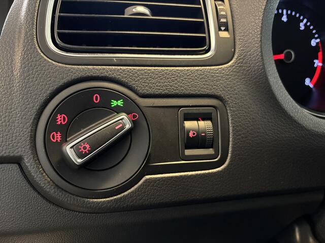 Volkswagen POLO 1.0 BlueMotion Edition - 5-drs - Airco / Apple Carplay / Bluetooth / Cruise control / App connect / Lichtmetalen velgen - NL auto -