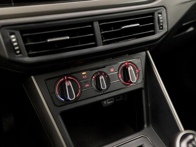 Volkswagen POLO 1.0 TSI Sportline (APPLE CARPLAY, LM VELGEN, CRUISE, SPORTSTOELEN, LED ACHTERLICHTEN, NIEUWE APK, NIEUWSTAAT)