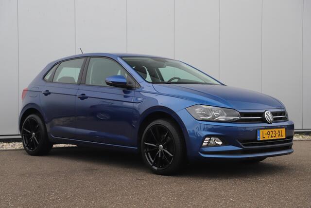 Volkswagen POLO 1.0 TSI Comfortline 95PK NAP! Navigatie Carplay Android Airco Adaptive Cruise 17 inch Pretoria Zwarte Velgen Nieuwe All-Seasons! Parkeersensor Voor & Achter