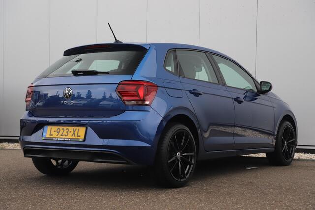 Volkswagen POLO 1.0 TSI Comfortline 95PK NAP! Navigatie Carplay Android Airco Adaptive Cruise 17 inch Pretoria Zwarte Velgen Nieuwe All-Seasons! Parkeersensor Voor & Achter