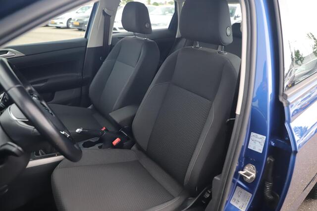 Volkswagen POLO 1.0 TSI Comfortline 95PK NAP! Navigatie Carplay Android Airco Adaptive Cruise 17 inch Pretoria Zwarte Velgen Nieuwe All-Seasons! Parkeersensor Voor & Achter