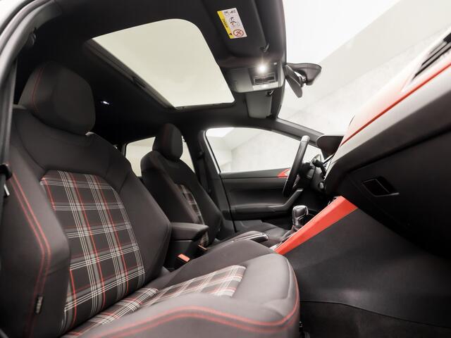 Volkswagen POLO 2.0 TSI GTI 200Pk Automaat (SCHUIFDAK, VIRTUAL COCKPIT, APPLE CARPLAY, GROOT NAVI, CAMERA, BEATS AUDIO, MODE KNOP, STOELVERWARMING, CRUISE, NIEUWSTAAT)