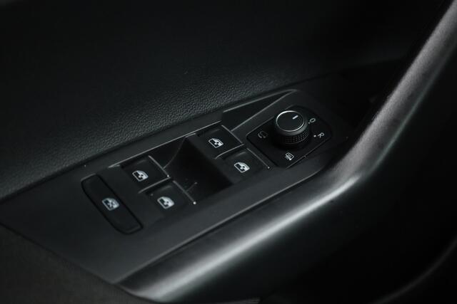Volkswagen POLO 1.0 TSI DSG | Navi | Afn. Trekhaak | Adapt. Cruise | Stoelverw. | Camera | Apple CarPlay