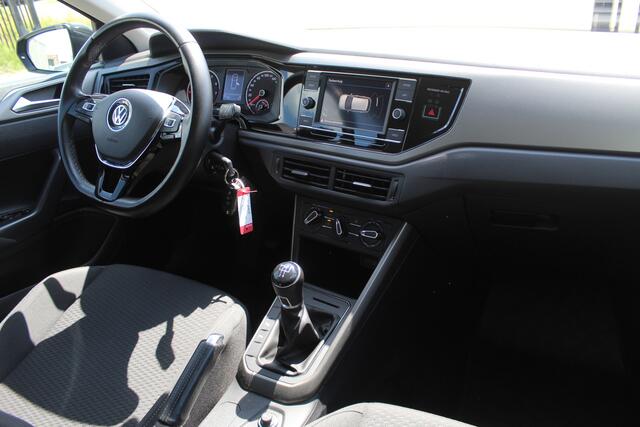 Volkswagen POLO 1.0 TSI Comfortline Airco/Adaptive cruise control/Parkeersensoren rondom/Bluetooth/Park assist/Multifunctioneel stuurwiel/Spraakbediening/Elektrische ramen/Elektrisch verstelbare spiegels.