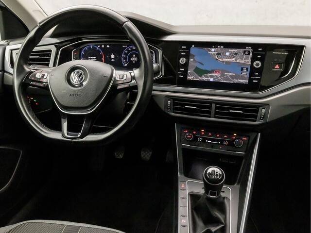 Volkswagen POLO 1.0 TSI R-Line Sport (SCHUIFDAK, VIRTUAL COCKPIT, APPLE CARPLAY, GROOT NAVI, CLIMATE, SPORTSTOELEN, LED KOPLAMPEN, PARKEERSENSOREN, GETINT GLAS, NIEUWE APK, NIEUWSTAAT)