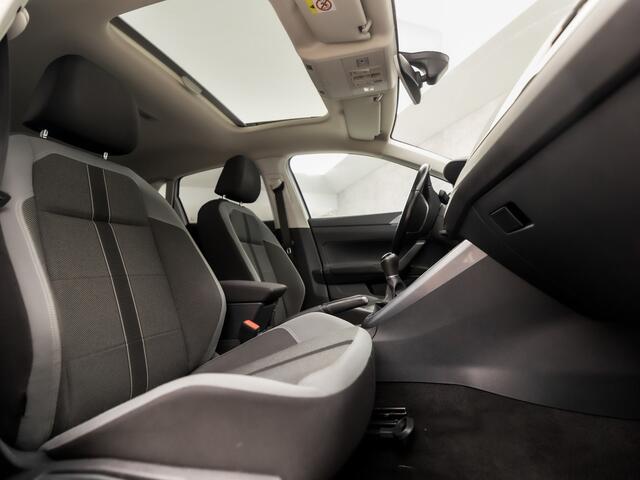 Volkswagen POLO 1.0 TSI R-Line Sport (SCHUIFDAK, VIRTUAL COCKPIT, APPLE CARPLAY, GROOT NAVI, CLIMATE, SPORTSTOELEN, LED KOPLAMPEN, PARKEERSENSOREN, GETINT GLAS, NIEUWE APK, NIEUWSTAAT)