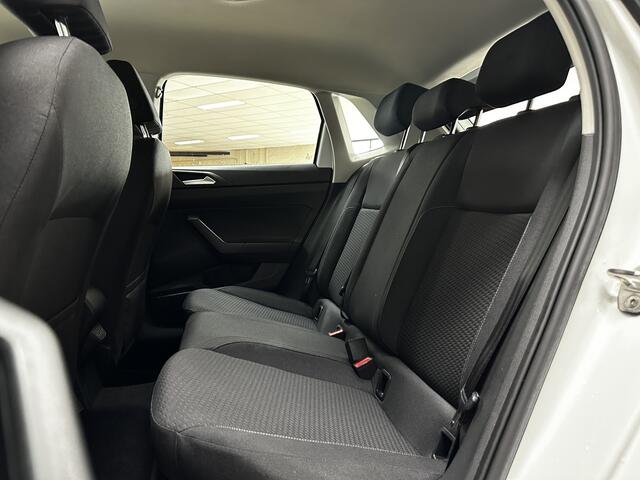 Volkswagen POLO 1.0 TSI Comfortline/ Apple + Android/ DAB+/ Navi/ Airco/ Adaptive Cruise/ Elek. pakket/ Isofix/ Bluetooth/ Armsteun/ Multi. LEDER. Stuur/ Mistl./ LED Dagrijverl.